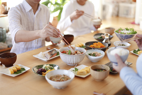 食事制限はありません。いつもどおり、朝ごはんを食べてください。 